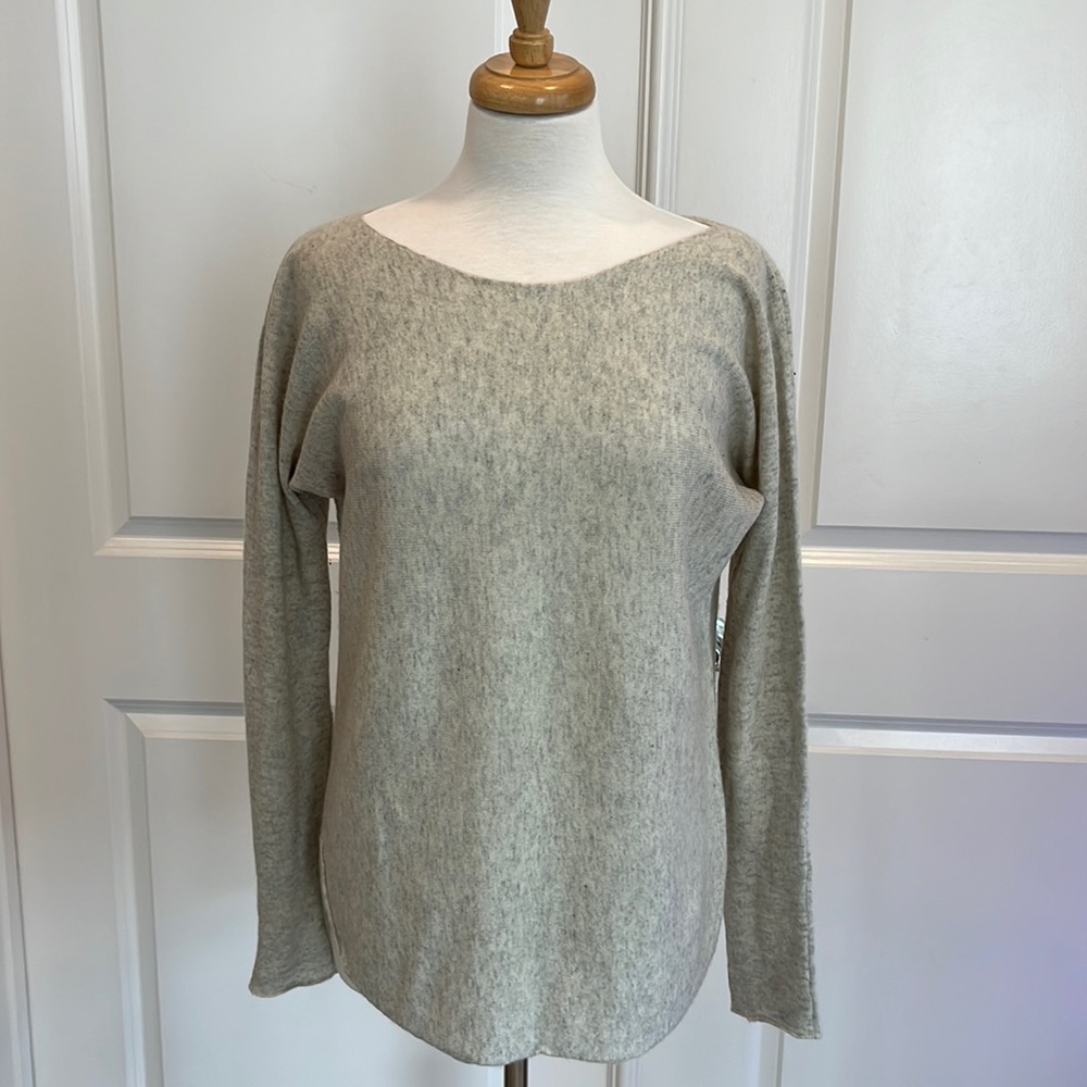Vince Wool/Cashmere blend Gray Sweater. Size XS